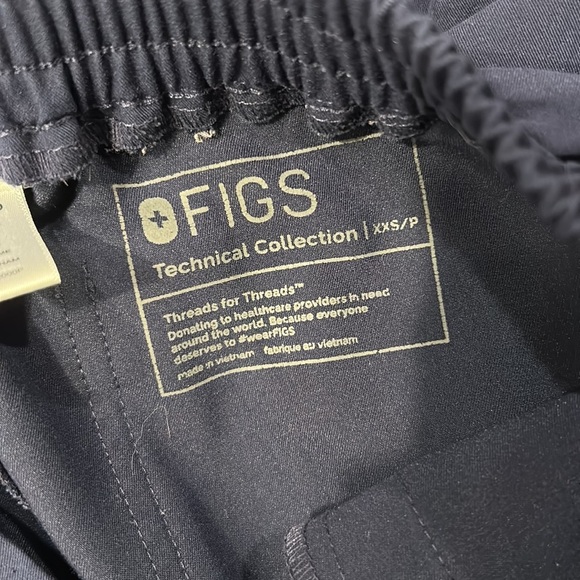 FIGS Yola Skinny Scrub Pants - Picture 6 of 8